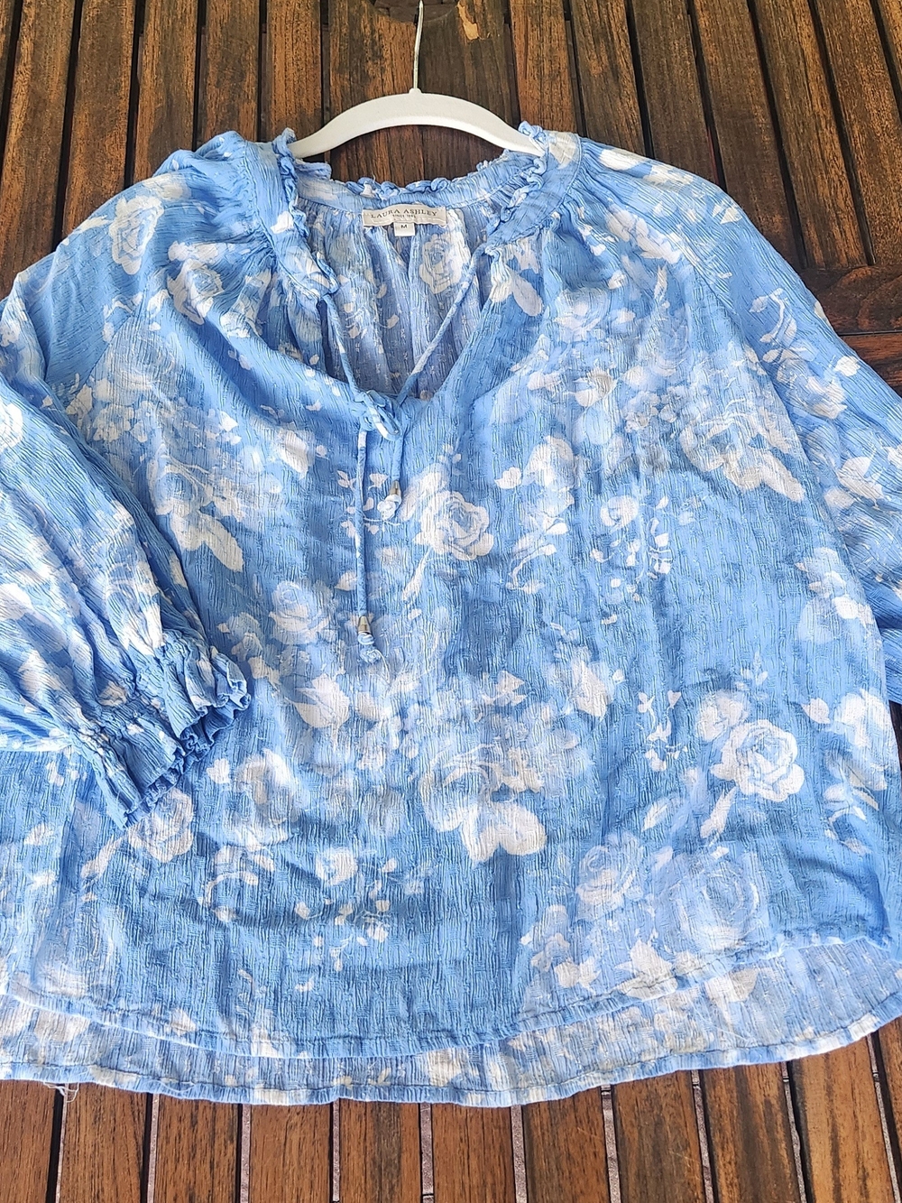 Women's Laura Ashley Light Blue & White Floral Peasant Blouse Size Medium Flowy